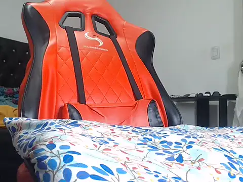 jeancarloscum12 online show from 07-11-26, 12:00