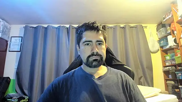 Snapshot of VonDoomdelToro chatting on 10-07-25, 09:32 VonDoomdelToro online show from 10-07-25, 09:32