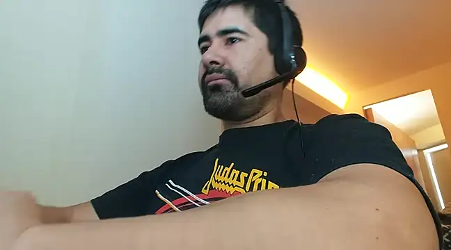 Snapshot of VonDoomdelToro chatting on 02-13-25, 06:26 VonDoomdelToro online show from 02-13-25, 06:26