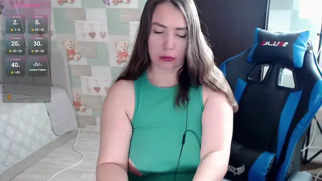 Snapshot of Korolek12 chatting on 07-06-26, 03:03 Korolek12 online show from 07-06-26, 03:03