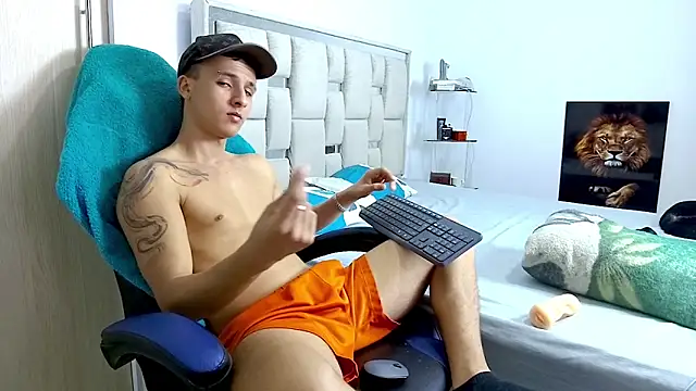 Andrew lovely18 online show from 02-11-26, 04:56