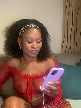 PETITE NAOMI online show from 10-13-25, 05:25