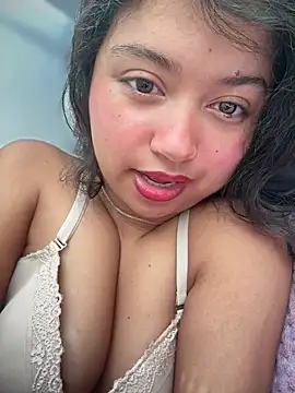 Peach Girll online show from 02-12-26, 02:17