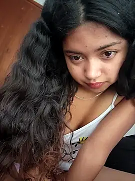 Peach Girll online show from 01-14-26, 01:37