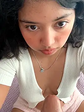 Peach Girll online show from 05-12-26, 02:34