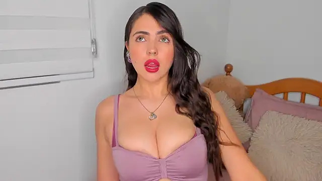 Snapshot of llanna_ chatting on 12-14-24, 04:34 llanna  online show from 12-14-24, 04:34