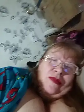 Snapshot of Mirra_Key chatting on 10-19-25, 02:09 Mirra Key online show from 10-19-25, 02:09
