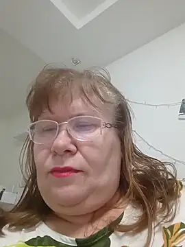 Snapshot of Mirra_Key chatting on 02-13-26, 02:06 Mirra Key online show from 02-13-26, 02:06