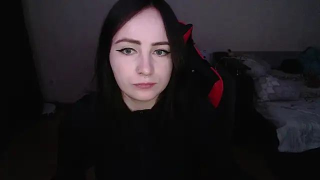 Laralianna online show from 10-31-25, 03:41