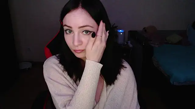 Laralianna online show from 10-28-25, 07:46