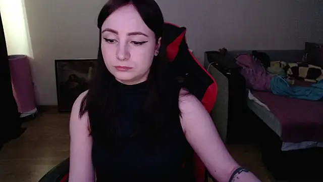 Laralianna online show from 04-15-26, 07:47