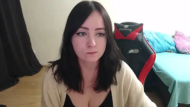 Laralianna online show from 10-27-25, 05:58