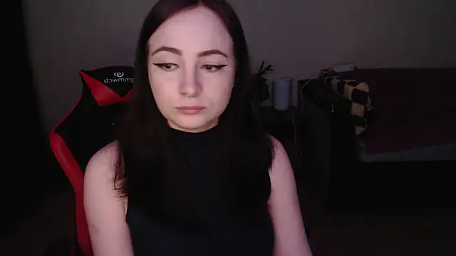 Laralianna online show from 03-25-26, 05:23