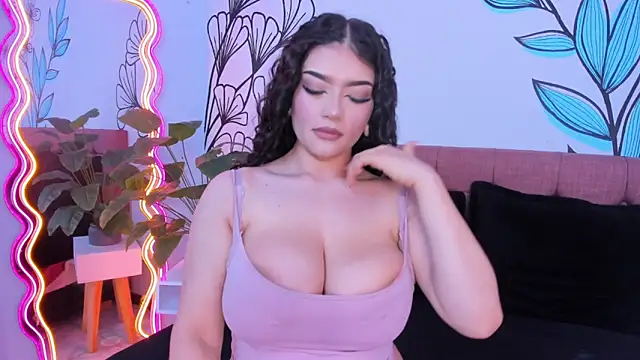 Sweet Ariadna  online show from 03-16-25, 12:11