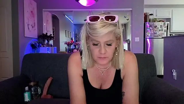 Lexi Shocker online show from 05-19-26, 11:34