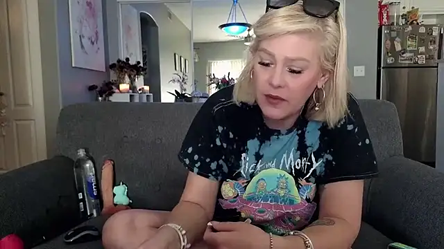 Snapshot of Lexi_Shocker chatting on 01-15-26, 06:44 Lexi Shocker online show from 01-15-26, 06:44