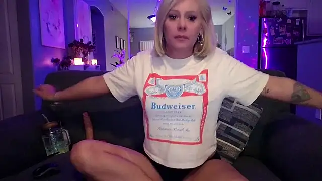 Snapshot of Lexi_Shocker chatting on 02-06-26, 06:42 Lexi Shocker online show from 02-06-26, 06:42