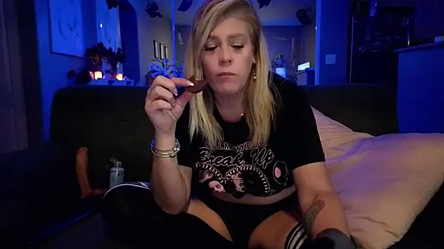 Lexi Shocker online show from 09-25-25, 07:03