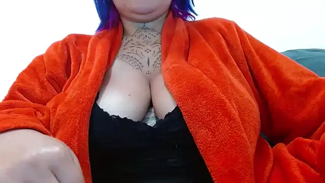 vaholiver online show from 11-30-25, 03:24