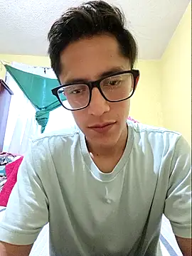 Snapshot of KevinCrz chatting on 10-16-25, 11:57 KevinCrz online show from 10-16-25, 11:57