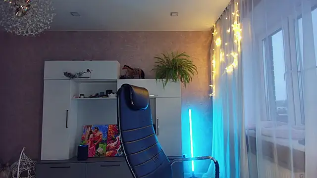 Cuddle Cat online show from 02-13-25, 05:16