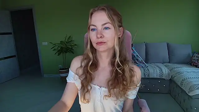 Cuddle Cat online show from 07-02-26, 05:13