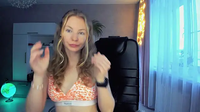 Cuddle Cat online show from 11-22-25, 06:34