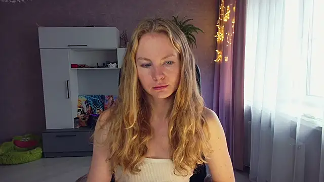 Cuddle Cat online show from 10-29-25, 06:23