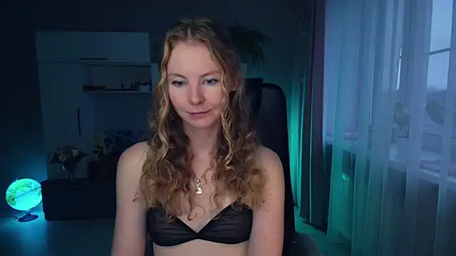 Cuddle Cat online show from 11-16-25, 05:23