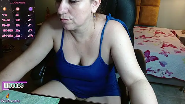Snapshot of Barbiegomez chatting on 03-19-25, 03:41 Barbiegomez online show from 03-19-25, 03:41