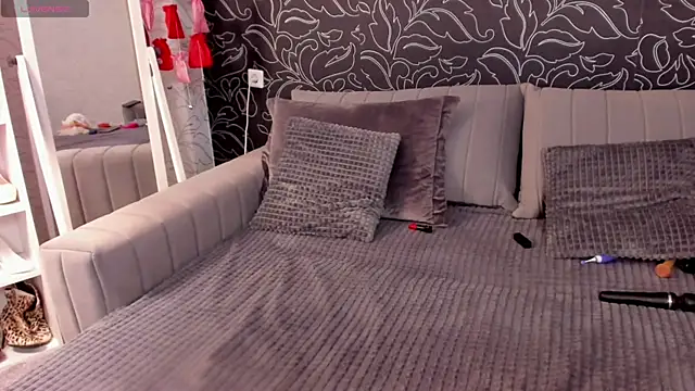 Snapshot of Jullia_Moor chatting on 03-05-25, 04:34 Jullia Moor online show from 03-05-25, 04:34