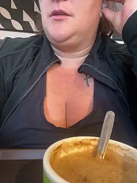 sweeti Em online show from 09-30-25, 03:07