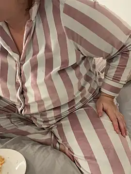 sweeti Em online show from 03-13-26, 09:03