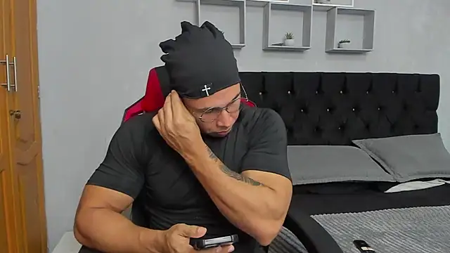 tyler hank01 online show from 06-15-26, 10:53