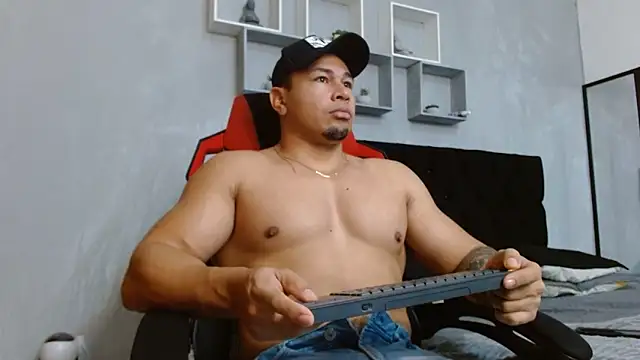 Snapshot of tyler_hank01 chatting on 05-29-26, 11:49 tyler hank01 online show from 05-29-26, 11:49