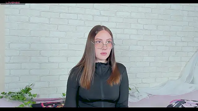 LinaKenny online show from 01-15-26, 05:49