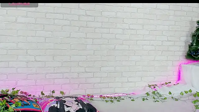 LinaKenny online show from 12-16-25, 09:57