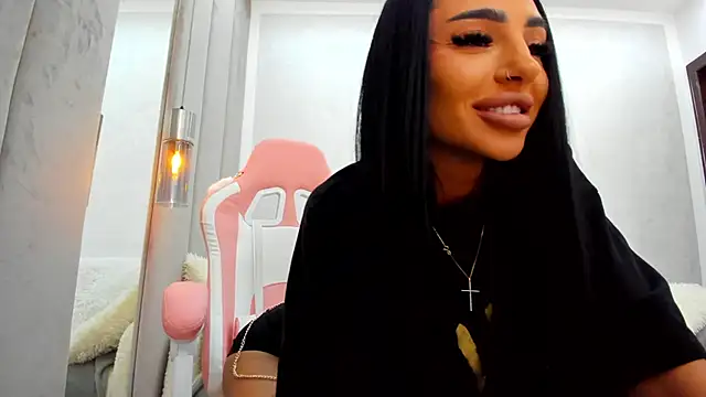 Snapshot of Britney_Charm_ chatting on 06-20-26, 06:51 Britney Charm online show from 06-20-26, 06:51