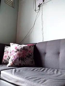 Snapshot of Monseratte21 chatting on 10-11-25, 03:02 Monseratte21 online show from 10-11-25, 03:02