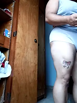 Snapshot of Monseratte21 chatting on 02-05-25, 01:22 Monseratte21 online show from 02-05-25, 01:22