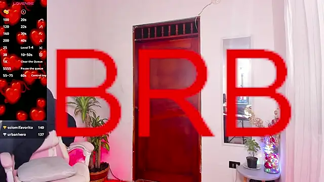 Snapshot of KiaMiller chatting on 02-15-25, 01:21 KiaMiller online show from 02-15-25, 01:21