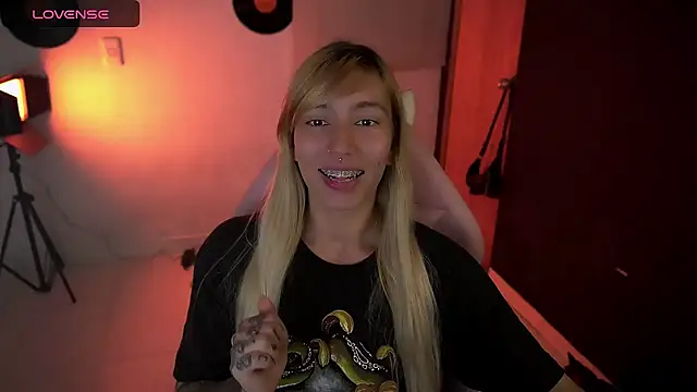 Saucy Jenn online show from 04-17-26, 03:53