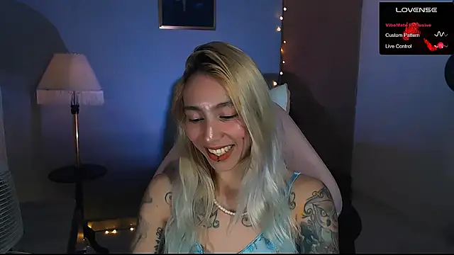 Snapshot of Saucy_Jenn chatting on 02-01-25, 02:16 Saucy Jenn online show from 02-01-25, 02:16