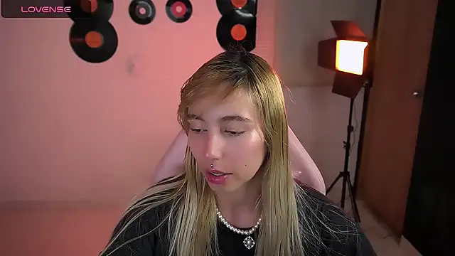 Saucy Jenn online show from 03-22-26, 10:22