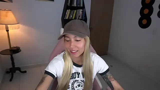 Saucy Jenn online show from 11-14-25, 01:42