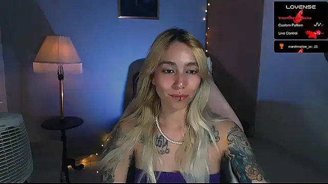 Snapshot of Saucy_Jenn chatting on 02-02-25, 04:59 Saucy Jenn online show from 02-02-25, 04:59