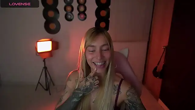 Saucy Jenn online show from 04-12-26, 03:43