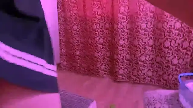 LuxMelys online show from 04-21-26, 05:25