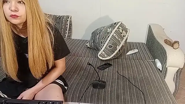 LuxMelys online show from 11-23-25, 12:59