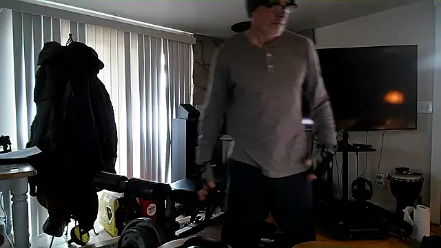 Snapshot of MoonDancer chatting on 02-07-25, 06:24 MoonDancer online show from 02-07-25, 06:24